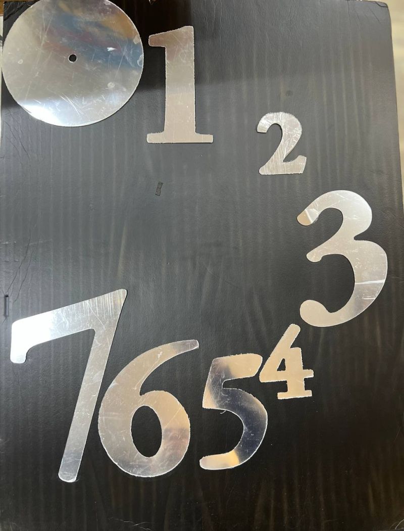 (الحجم - أرقام ( 8 ) قطع)